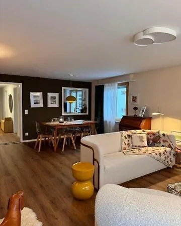 Appartement Dorf - Chesa Ravaisch